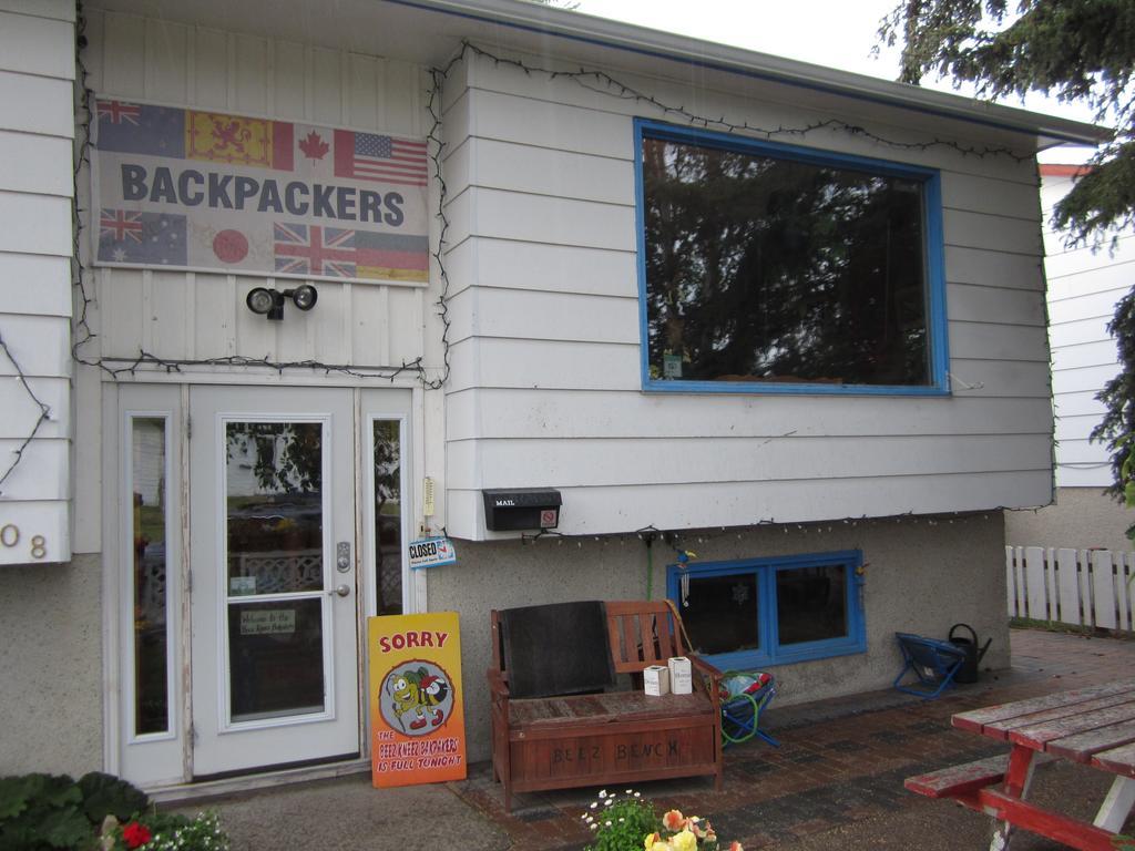 Hostel Beez Kneez Bakpakers Whitehorse Exteriér fotografie